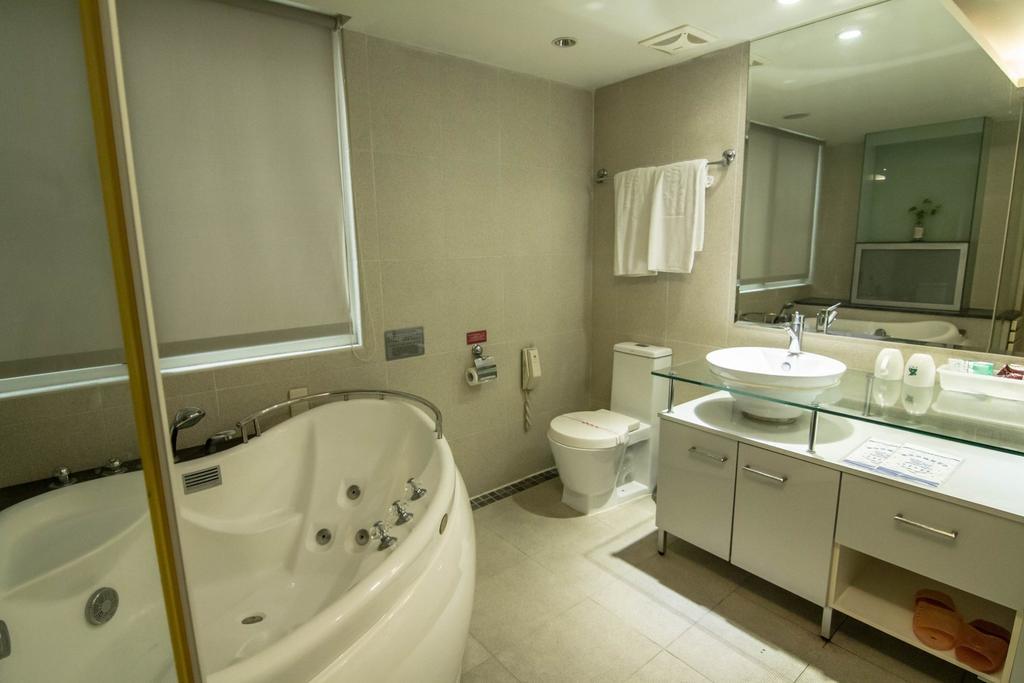 Katherine Plaza Hotel Kaohsiung Zewnętrze zdjęcie